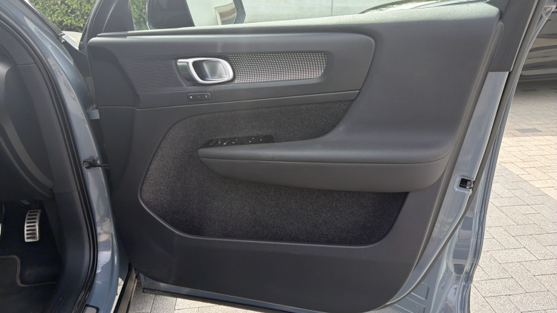 Volvo Xc40 1.5 T5 Recharge PHEV R DESIGN Pro 5dr Auto Estate